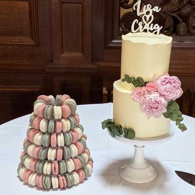 wedding-cake-macarons